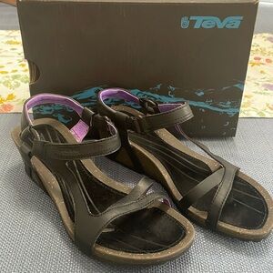 Teva, Carrillo Black PU, Size 6.5, Never been worn.